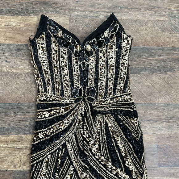 Ashley Lauren 11236 size 6 V Neck Slit Beaded Sequin Prom Dress Pageant Gown - Picture 8 of 15